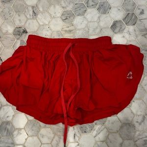 FLOWY SHORTS IN RED